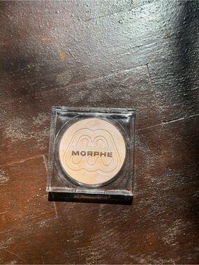 Morphe DAWN VANILLA WITH BALANCING PINK VANILLE AVEC ROSE EQUILIBRANT
CLOUDLIGHT